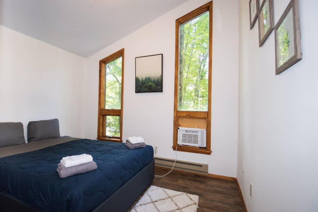 Entire 3 Bedroom Adventure Chalet, Near The Best Of The Poconos East Stroudsburg Exteriör bild